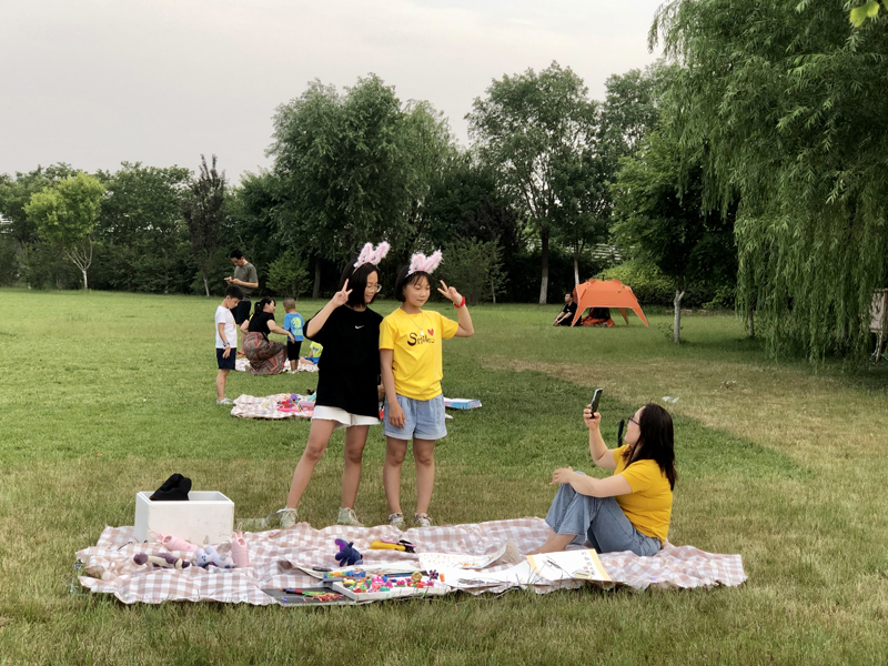 夏令營(yíng)挑戰(zhàn)地?cái)偨?jīng)濟(jì)，覽眾房車不一樣的活動(dòng)