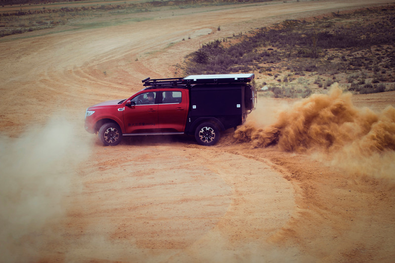 開著二炮去宿營什么感受？