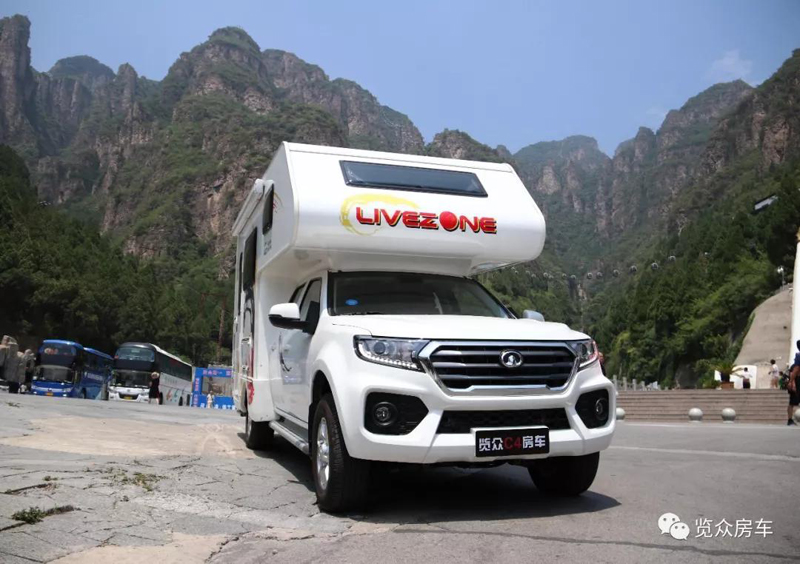 這么大的床，房車上少見，趕緊選