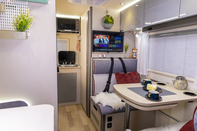 自由炮領(lǐng)銜，引爆成都房車展