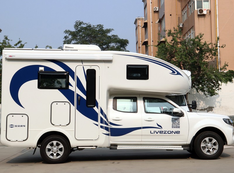 不懼荒野，不怕泥濘，四驅房車更給力