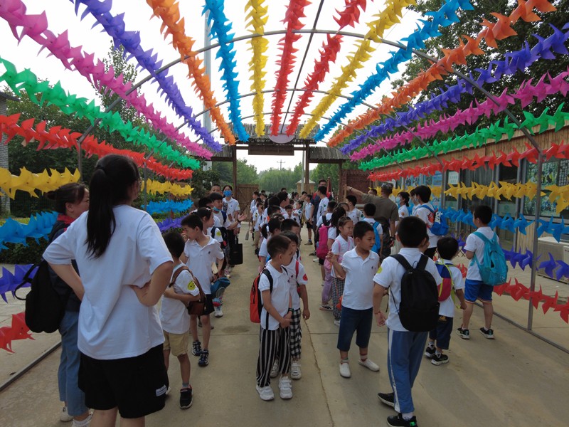 覽眾房車(chē)第八屆員工子女夏令營(yíng) 覽眾房車(chē)第八屆員工子女夏令營(yíng)