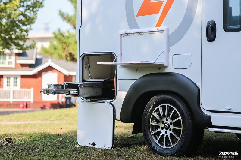 打響第二炮!搶先實(shí)拍體驗(yàn)覽眾自由炮-B皮卡四驅(qū)房車 打響第二炮!搶先實(shí)拍體驗(yàn)覽眾自由炮-B皮卡四驅(qū)房車