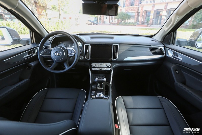 打響第二炮!搶先實(shí)拍體驗(yàn)覽眾自由炮-B皮卡四驅(qū)房車 打響第二炮!搶先實(shí)拍體驗(yàn)覽眾自由炮-B皮卡四驅(qū)房車