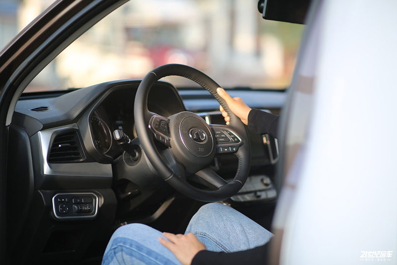 打響第二炮!搶先實(shí)拍體驗(yàn)覽眾自由炮-B皮卡四驅(qū)房車 打響第二炮!搶先實(shí)拍體驗(yàn)覽眾自由炮-B皮卡四驅(qū)房車