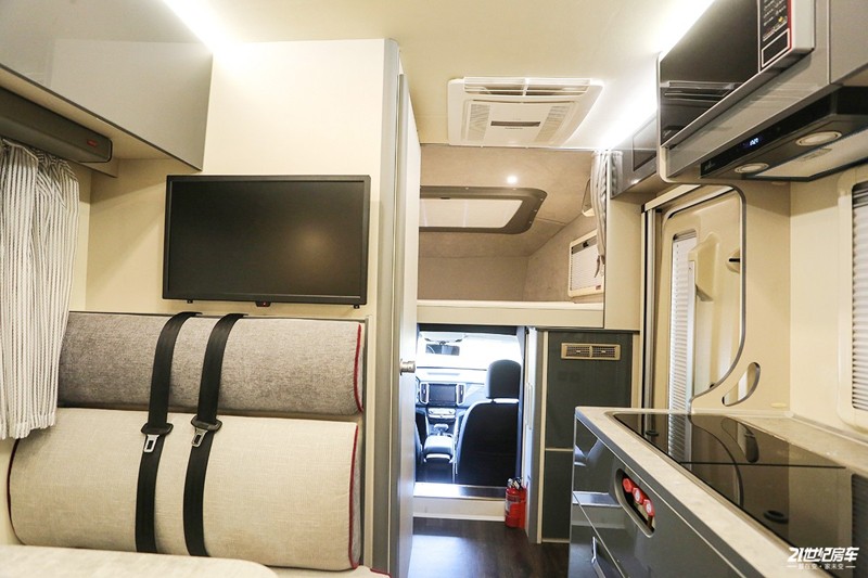 打響第二炮!搶先實(shí)拍體驗(yàn)覽眾自由炮-B皮卡四驅(qū)房車 打響第二炮!搶先實(shí)拍體驗(yàn)覽眾自由炮-B皮卡四驅(qū)房車