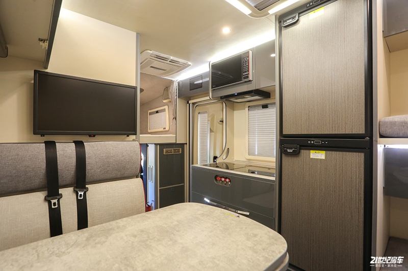 打響第二炮!搶先實(shí)拍體驗(yàn)覽眾自由炮-B皮卡四驅(qū)房車 打響第二炮!搶先實(shí)拍體驗(yàn)覽眾自由炮-B皮卡四驅(qū)房車