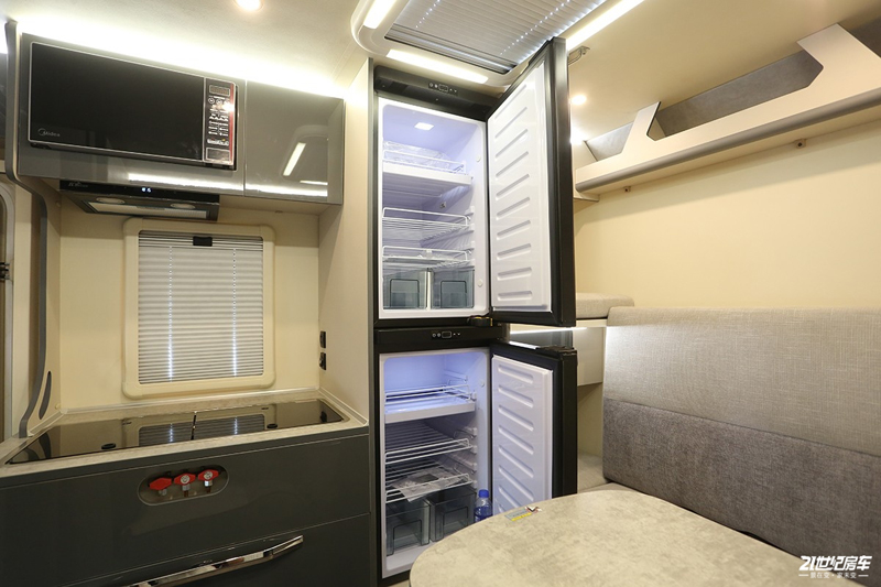 打響第二炮!搶先實(shí)拍體驗(yàn)覽眾自由炮-B皮卡四驅(qū)房車 打響第二炮!搶先實(shí)拍體驗(yàn)覽眾自由炮-B皮卡四驅(qū)房車