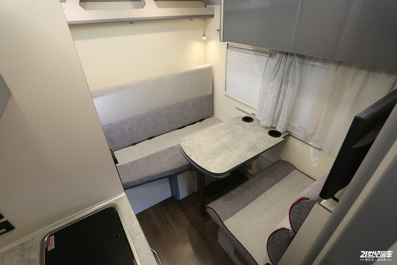 打響第二炮!搶先實(shí)拍體驗(yàn)覽眾自由炮-B皮卡四驅(qū)房車 打響第二炮!搶先實(shí)拍體驗(yàn)覽眾自由炮-B皮卡四驅(qū)房車