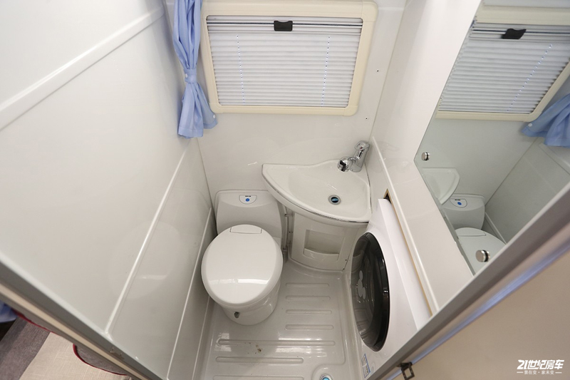 打響第二炮!搶先實(shí)拍體驗(yàn)覽眾自由炮-B皮卡四驅(qū)房車 打響第二炮!搶先實(shí)拍體驗(yàn)覽眾自由炮-B皮卡四驅(qū)房車