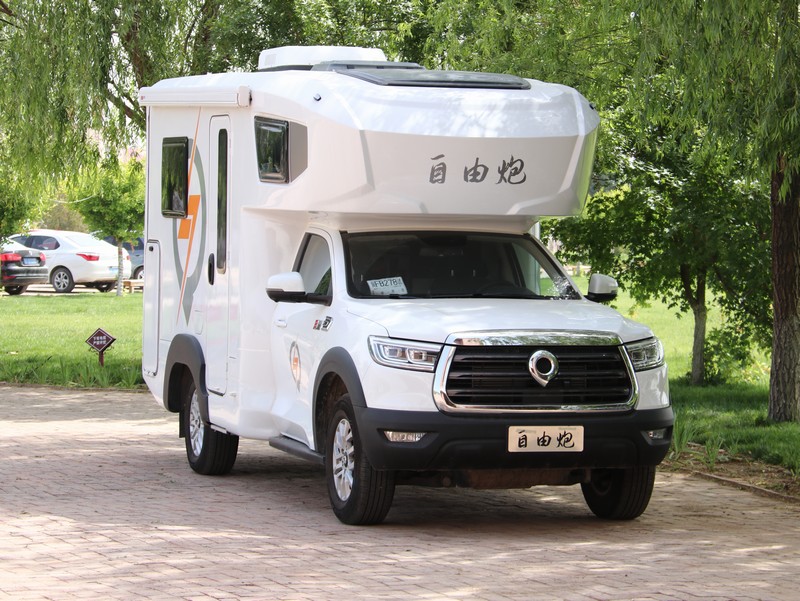 選購四驅(qū)越野房車時應該注意什么？