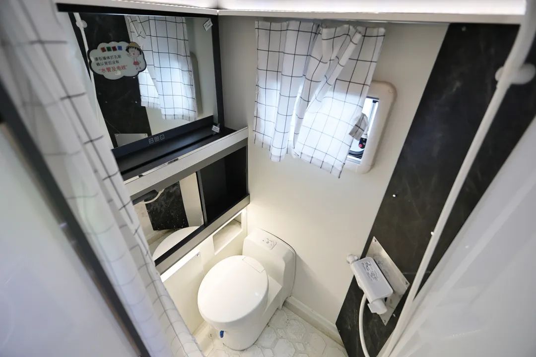 想買輛房車環游中國，該選B型還是C型？